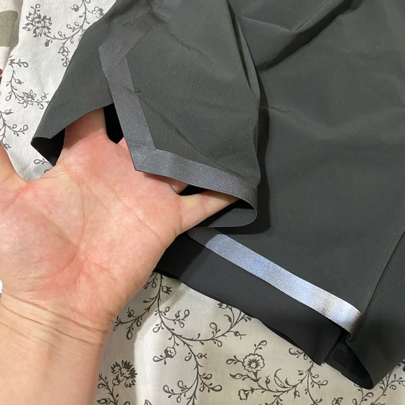 Lululemon Gray Athletica Shorts with Reflective Stripes XXL - Picture 2 of 6